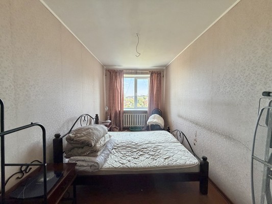 Продам трехкомнатную (3-комн.) квартиру, Осоавиахима пер, 3В, Брянск г