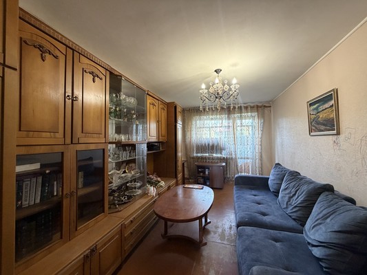 Продам трехкомнатную (3-комн.) квартиру, Осоавиахима пер, 3В, Брянск г