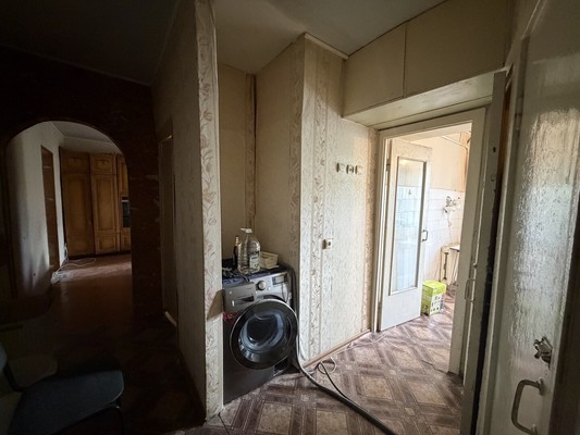Продам трехкомнатную (3-комн.) квартиру, Осоавиахима пер, 3В, Брянск г