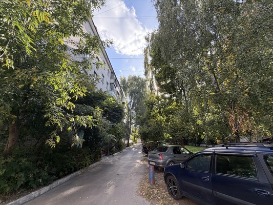 Продам трехкомнатную (3-комн.) квартиру, Осоавиахима пер, 3В, Брянск г