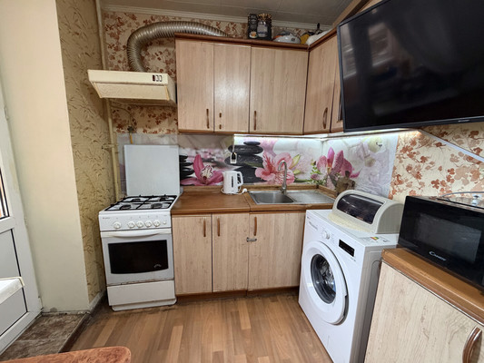 Продам двухкомнатную (2-комн.) квартиру, Железнодорожников ул, 15, Казань г