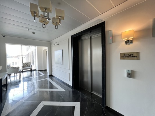 Продам трехкомнатную (3-комн.) квартиру, Большая Садовая ул, 5к1, Москва г