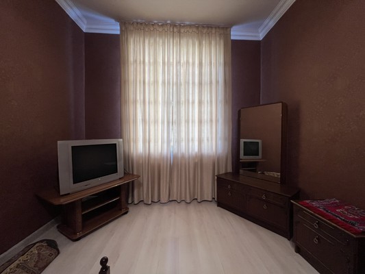 Продам двухкомнатную (2-комн.) квартиру, Эльбрусская ул, 19, Нальчик г