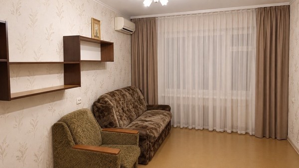Продам трехкомнатную (3-комн.) квартиру, Лермонтова ул, 16, Симферополь г