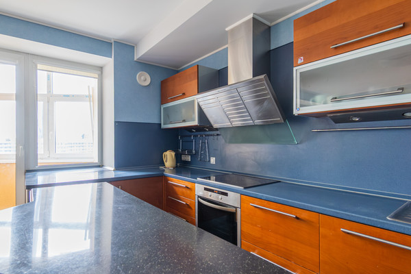 Продам трехкомнатную (3-комн.) квартиру, Савушкина ул, 140, Санкт-Петербург г