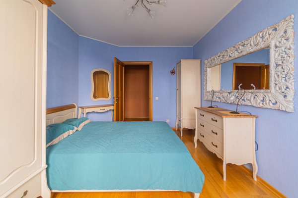 Продам трехкомнатную (3-комн.) квартиру, Савушкина ул, 140, Санкт-Петербург г