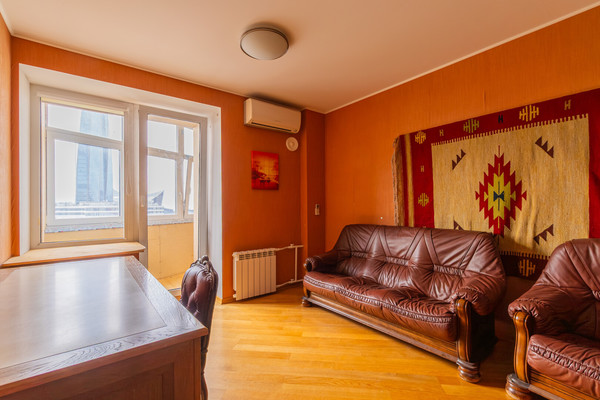 Продам трехкомнатную (3-комн.) квартиру, Савушкина ул, 140, Санкт-Петербург г