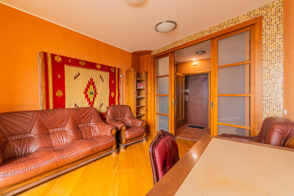 Продам трехкомнатную (3-комн.) квартиру, Савушкина ул, 140, Санкт-Петербург г