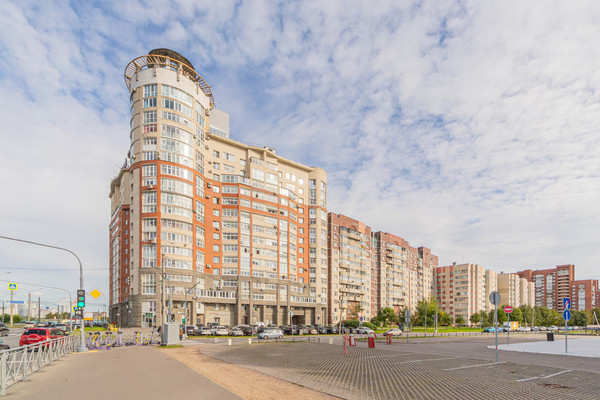 Продам трехкомнатную (3-комн.) квартиру, Савушкина ул, 140, Санкт-Петербург г