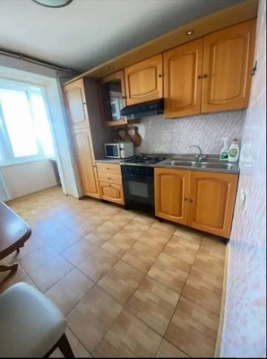 Продам трехкомнатную (3-комн.) квартиру, Светлая ул, 29, Комсомольское пгт