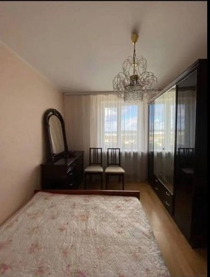 Продам трехкомнатную (3-комн.) квартиру, Светлая ул, 29, Комсомольское пгт
