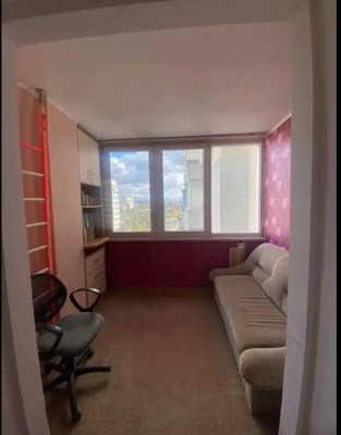 Продам трехкомнатную (3-комн.) квартиру, Светлая ул, 29, Комсомольское пгт