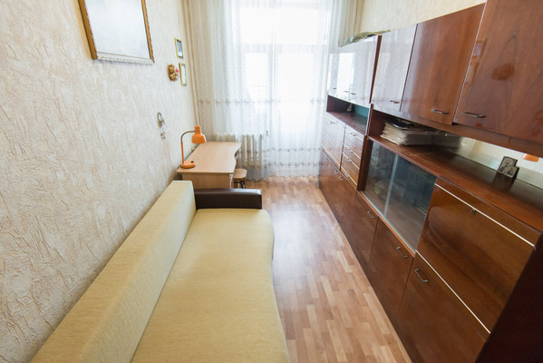 Продам многокомнатную квартиру, Буденновский пр-кт, 76к226, Ростов-на-Дону г