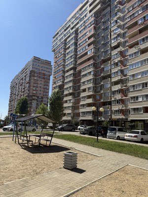 Продам двухкомнатную (2-комн.) квартиру, Автолюбителей ул, 1/7к5, Краснодар г