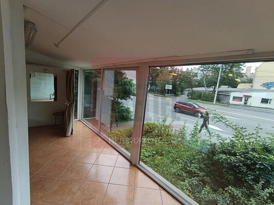 Продам коммерческое помещение 55 м2, 36-й (ПГК Лада тер) ряд, Калининград г