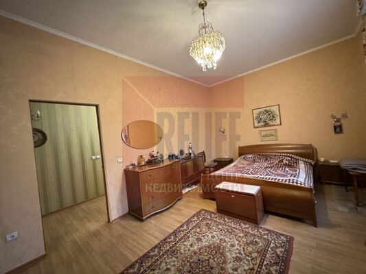 Продам многокомнатную квартиру, Пролетарская ул, 74б, Калининград г