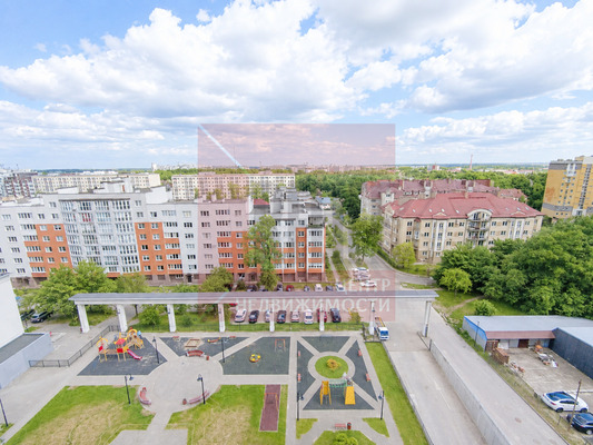 Продам двухкомнатную (2-комн.) квартиру, Юбилейная ул, 10а, Калининград г