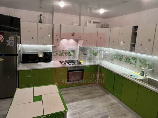 Продам трехкомнатную (3-комн.) квартиру, Таврическая ул, 1, Калининград г