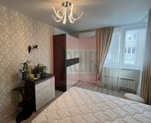 Продам трехкомнатную (3-комн.) квартиру, Таврическая ул, 1, Калининград г