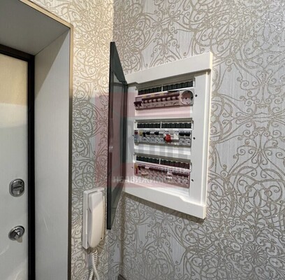 Продам трехкомнатную (3-комн.) квартиру, Таврическая ул, 1, Калининград г