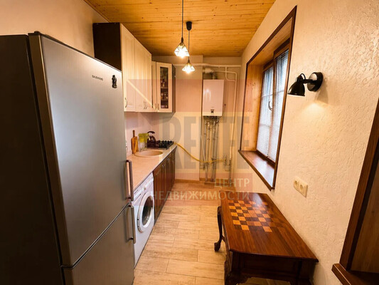 Продам двухкомнатную (2-комн.) квартиру, Верхнеозерная ул, 22, Калининград г