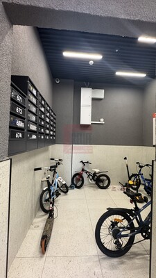Продам трехкомнатную (3-комн.) квартиру, 27-й (ПГК Лада тер) ряд, к 4, Калининград г