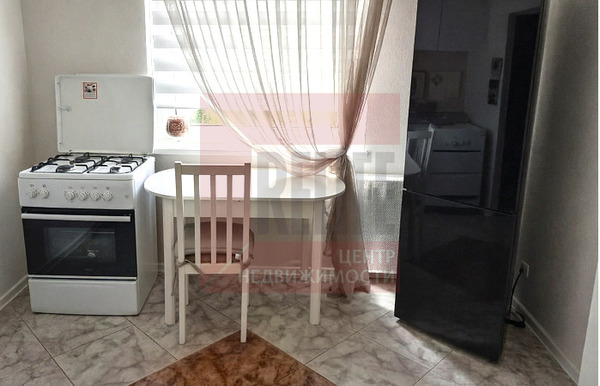Продам двухкомнатную (2-комн.) квартиру, Полковника Ефремова ул, 1, Калининград г