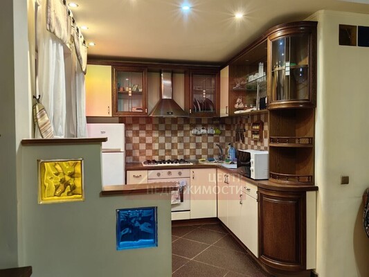 Продам трехкомнатную (3-комн.) квартиру, Алябьева ул, 22, Калининград г
