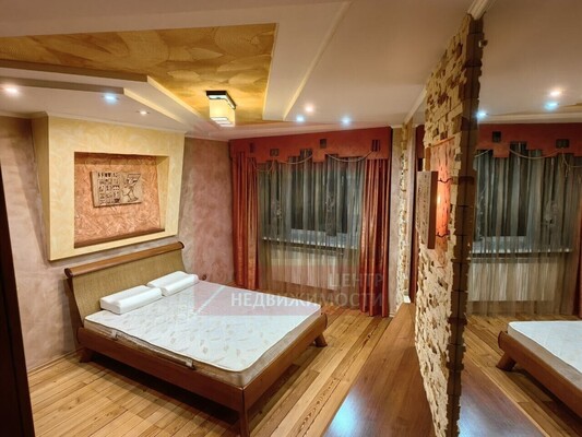 Продам трехкомнатную (3-комн.) квартиру, Алябьева ул, 22, Калининград г