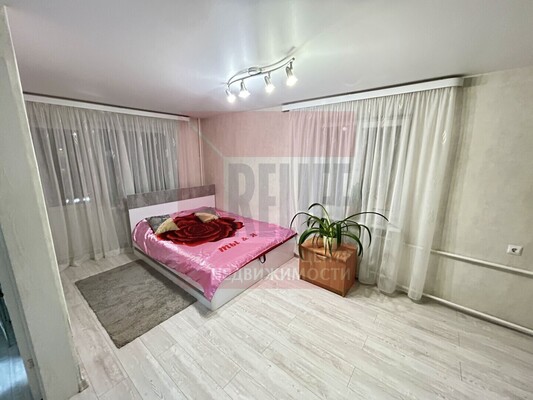 Продам однокомнатную (1-комн.) квартиру, Ленинский пр-кт, 19, Калининград г