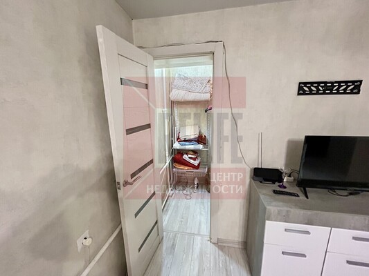 Продам однокомнатную (1-комн.) квартиру, Ленинский пр-кт, 19, Калининград г