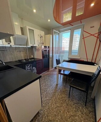 Продам трехкомнатную (3-комн.) квартиру, Генерала Толстикова ул, 77, Калининград г