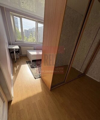 Продам трехкомнатную (3-комн.) квартиру, Генерала Толстикова ул, 77, Калининград г