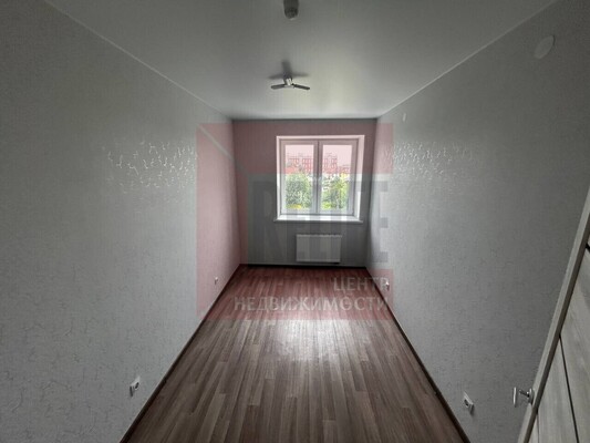 Продам двухкомнатную (2-комн.) квартиру, Борисовский б-р, 17, Калининград г