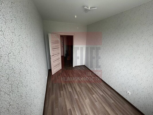 Продам двухкомнатную (2-комн.) квартиру, Борисовский б-р, 17, Калининград г