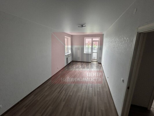 Продам двухкомнатную (2-комн.) квартиру, Борисовский б-р, 17, Калининград г