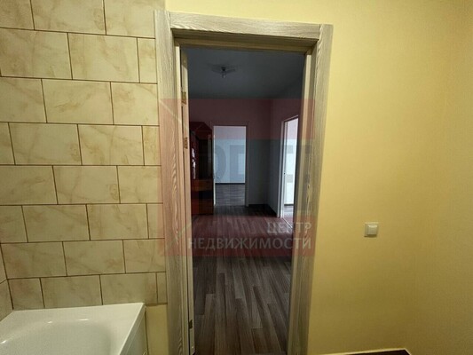 Продам двухкомнатную (2-комн.) квартиру, Борисовский б-р, 17, Калининград г