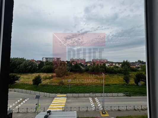 Продам двухкомнатную (2-комн.) квартиру, Борисовский б-р, 17, Калининград г