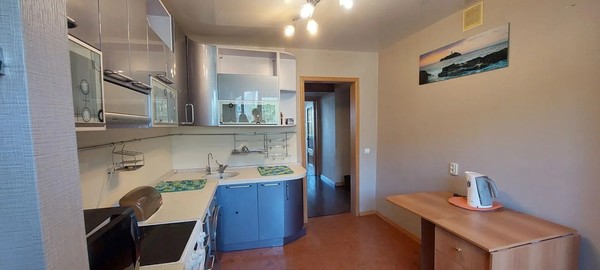 Продам двухкомнатную (2-комн.) квартиру, Нахимовская ул, 33, Находка г