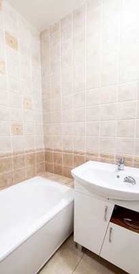 Продам двухкомнатную (2-комн.) квартиру, Нахимовская ул, 33, Находка г