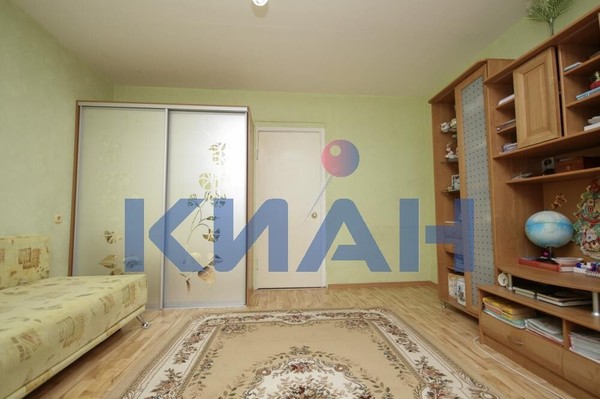 Продам двухкомнатную (2-комн.) квартиру, Водопьянова ул, 8а, Красноярск г