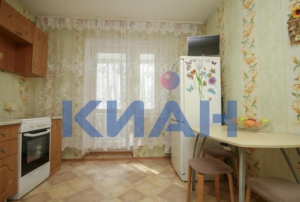 Продам двухкомнатную (2-комн.) квартиру, Водопьянова ул, 8а, Красноярск г