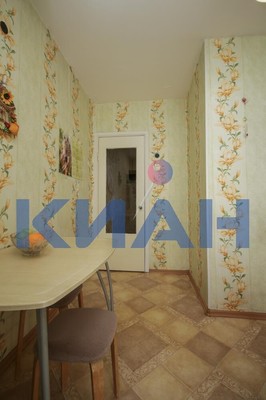Продам двухкомнатную (2-комн.) квартиру, Водопьянова ул, 8а, Красноярск г