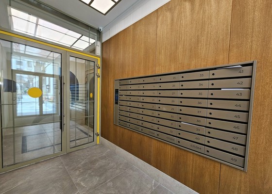 Продам однокомнатную (1-комн.) квартиру, Энгельса ул, 18, Ханты-Мансийск г
