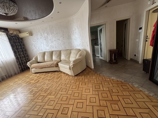 Продам трехкомнатную (3-комн.) квартиру, им. Достоевского ул, 84/1, Краснодар г