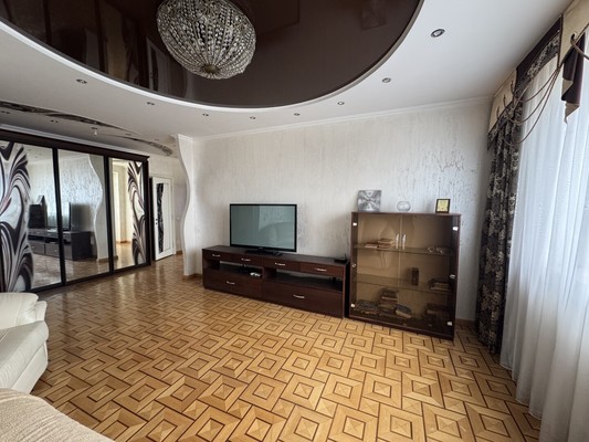 Продам трехкомнатную (3-комн.) квартиру, им. Достоевского ул, 84/1, Краснодар г