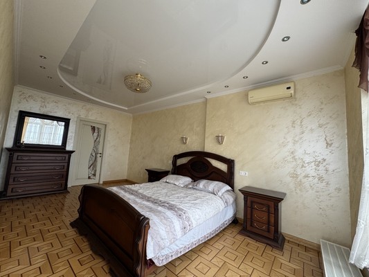 Продам трехкомнатную (3-комн.) квартиру, им. Достоевского ул, 84/1, Краснодар г
