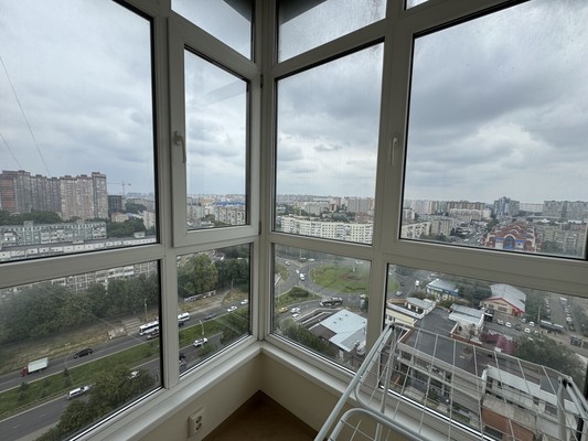 Продам трехкомнатную (3-комн.) квартиру, им. Достоевского ул, 84/1, Краснодар г