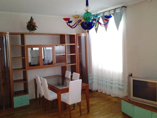 Продам трехкомнатную (3-комн.) квартиру, Московский пр-кт, 75, Санкт-Петербург г