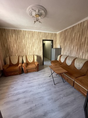 Продам двухкомнатную (2-комн.) квартиру, Ушакова ул, 5/3, Симферополь г